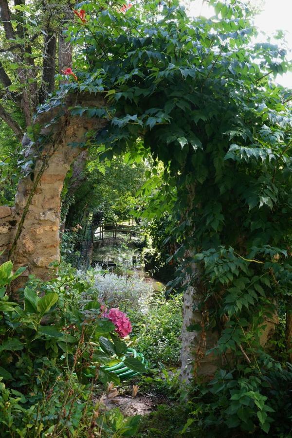 Le Moulin De La Planche Acomodação com café da manhã Cerelles Exterior foto