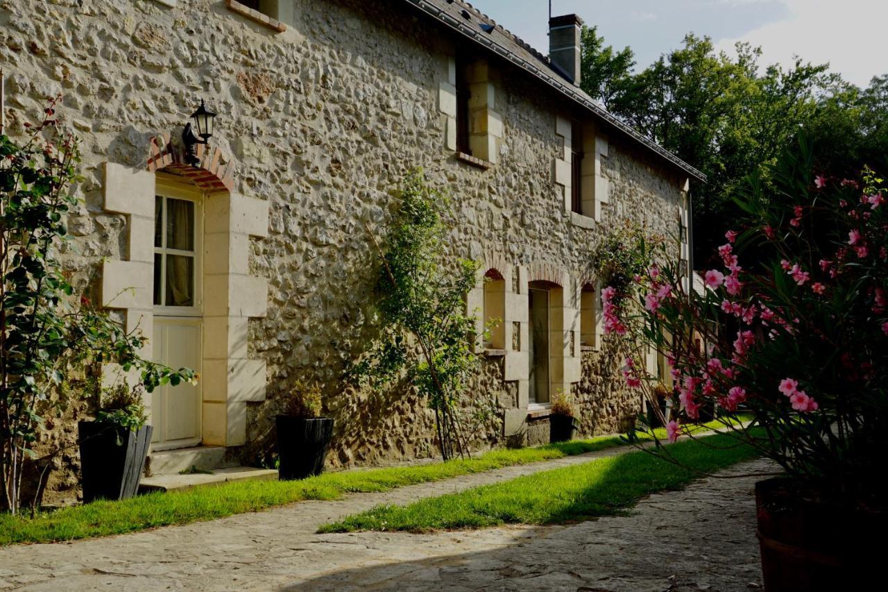 Le Moulin De La Planche Acomodação com café da manhã Cerelles Exterior foto